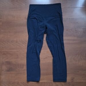 Navy Lululemon High-Waisted Leggings/Capri